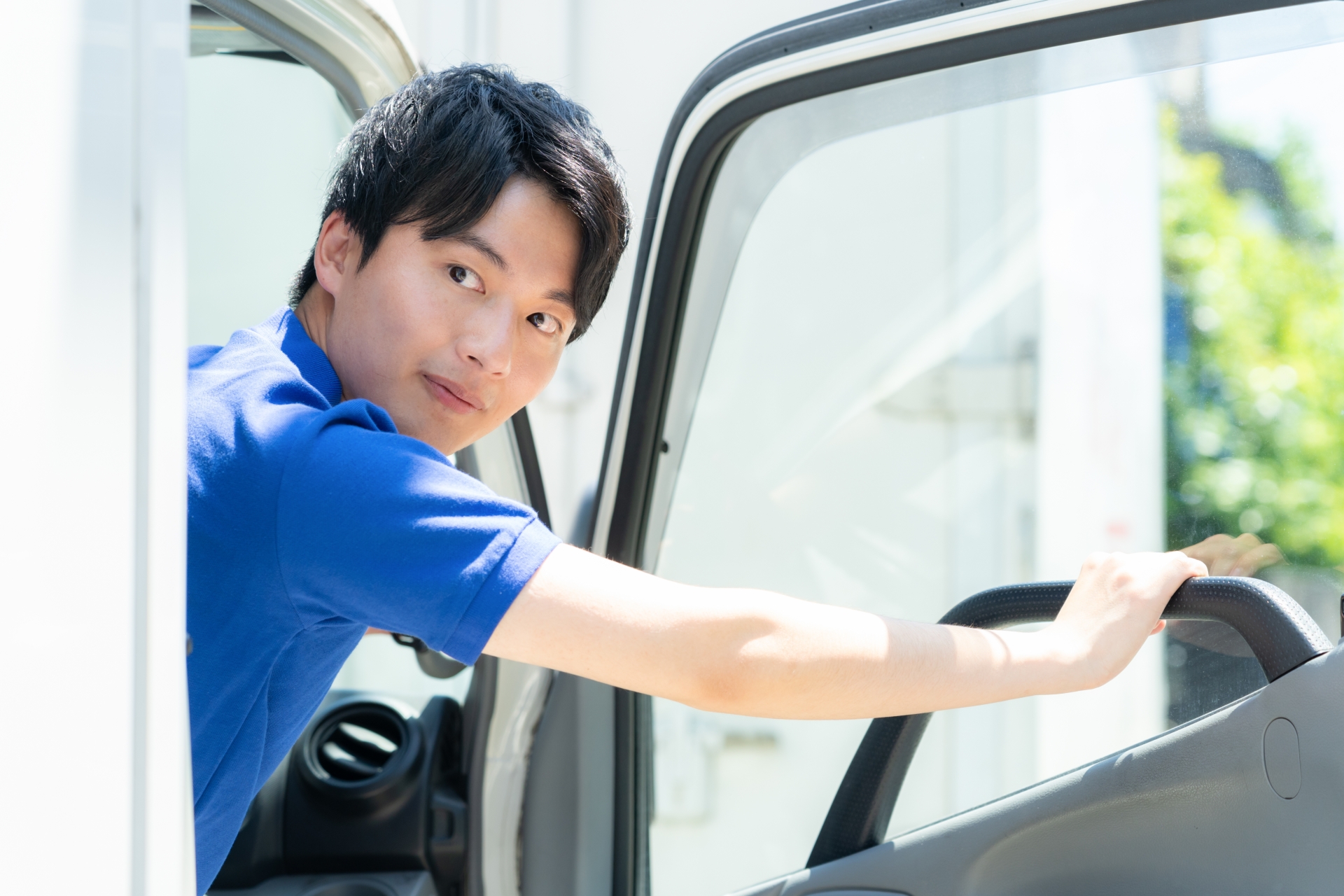 トラック運転手が日焼けしやすい2つの理由